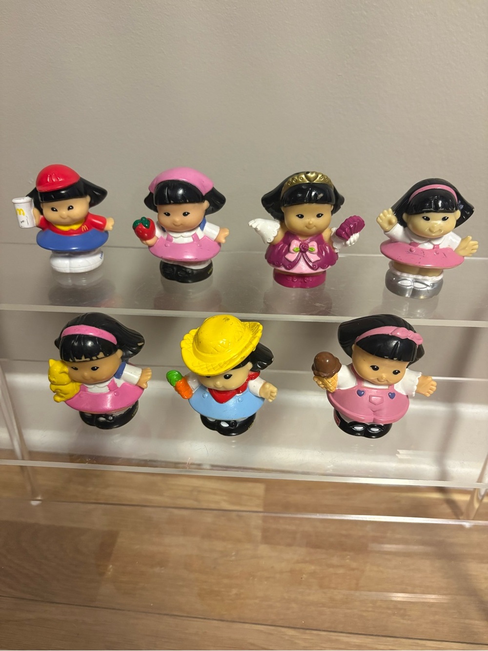 Fisher-price little people Sonya lee figures